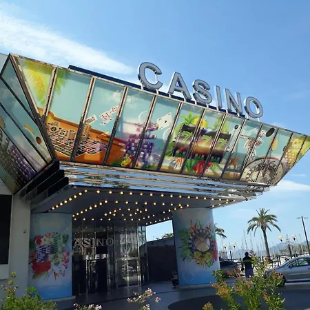 Croisette Carre D'or * Cannes