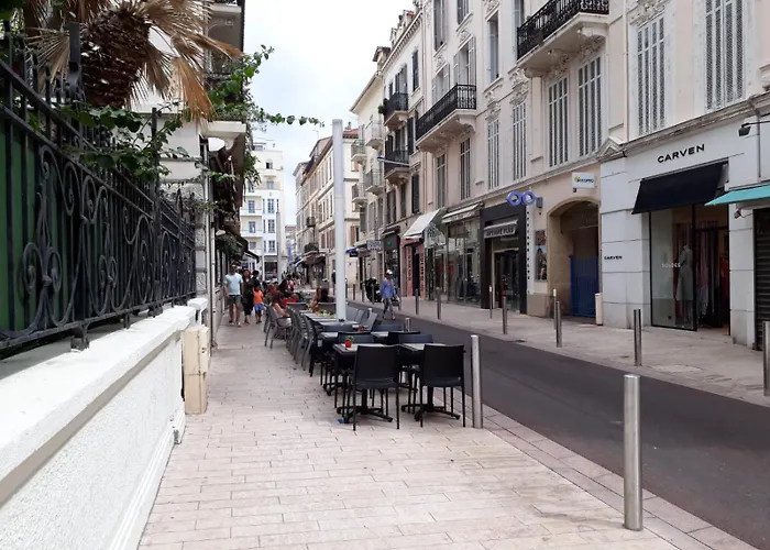 Croisette Carre D'or Cannes